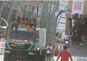 Dakar 2015: İki Iveco aracı ilk 10’a girdi