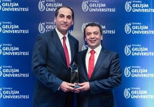 İstanbul Gelişim Üniversitesi nden Otokar’a ödül