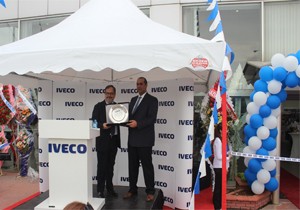 Iveco 16 Nisan’da açılışını yaptığı yeni Gaziantep yetkili satıcısı ve servisi Üstün-İş ile bayi ağını güçlendirmeye devam ediyor.