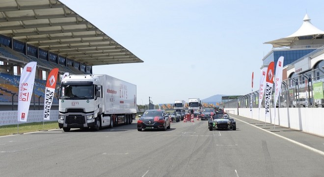 Renault Trucks kamyon ve çekiciler, performanslarıyla İstanbul Park Formula pistine meydan okudu