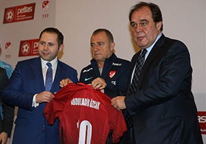 Türkiye’nin Lastiği Petlas’tan Türk Futboluna Büyük Destek