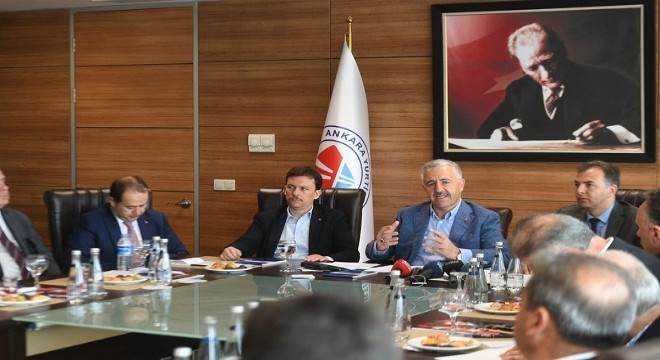 Bakan Arslan, Ankara Lojistik Üssünü Ziyaret Etti