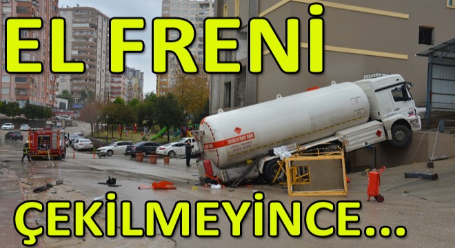 El Freni Çekilmeyen Tanker Askıda Kaldı