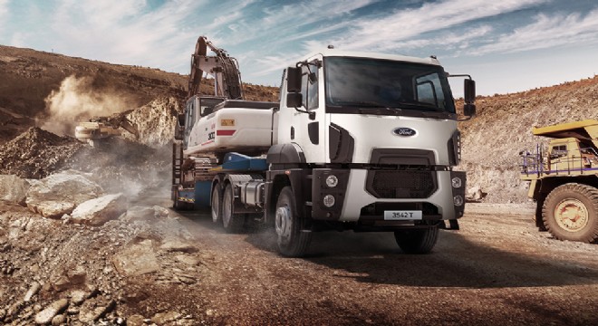 Ford Trucks 6x4 Çekici Modelini Piyasaya Sundu