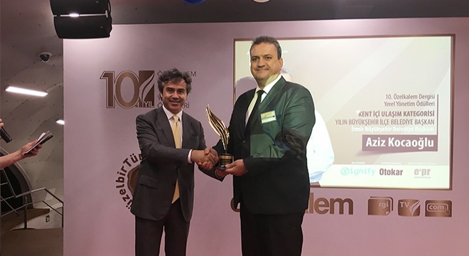 İzmir Büyükşehir Belediyesi, ‘Kent İçi Ulaşım Ödülü’nü Otokar dan Aldı