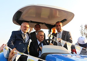 New Holland dan İzmir Büyükşehir’e FiloTeslimatı