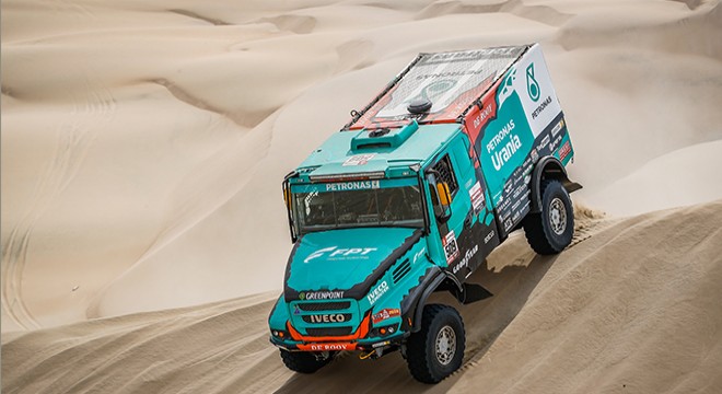 TEAM PETRONAS DE ROOY IVECO TEAM TAKES FOUR TRUCKS INTO THE TOP 10