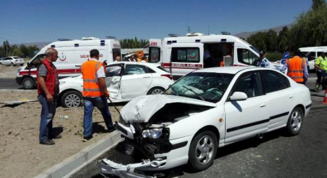 Trafik Kazalarında 10 Yılda 51 Bin Kişi Yaşamını Yitirdi