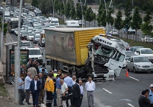 Ankara da TIR Kazası: 12 Yaralı!