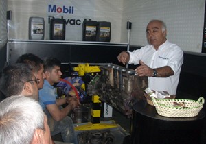 ​Ustalar Teknolojiyi Mobil Delvac 1™ ile Takip Ediyor