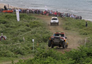 Offroad Sahile İniyor