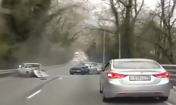 Rusya'dan İlginç Trafik Kazaları