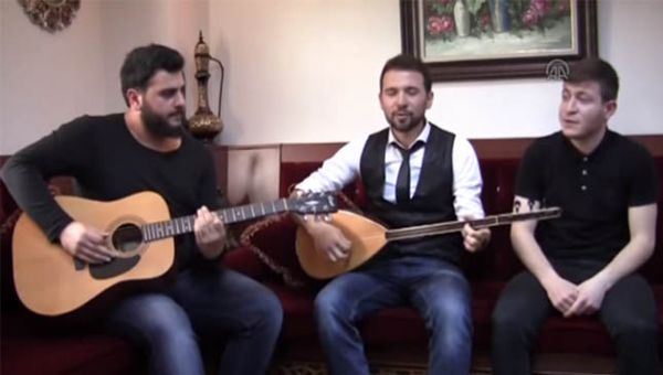 'Yerli otomobil' için şarkı yapıp klip çektiler