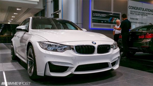 2015'in İlk BMW M3'ü Abu Dabi'de Satıldı