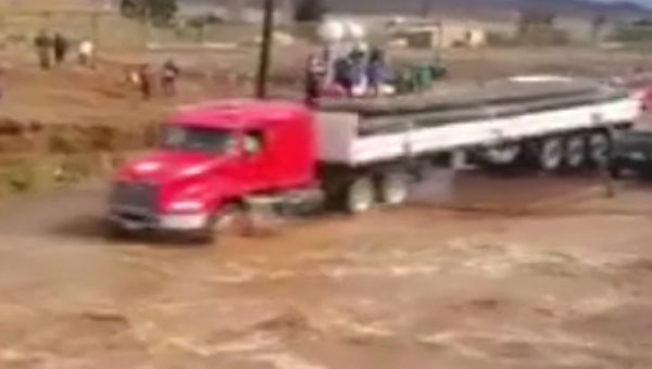 Var mı Bu TIR'a Kafa Tutan?