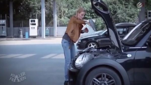 Kadınlar Motor Yağını Nasıl Kullanır?
