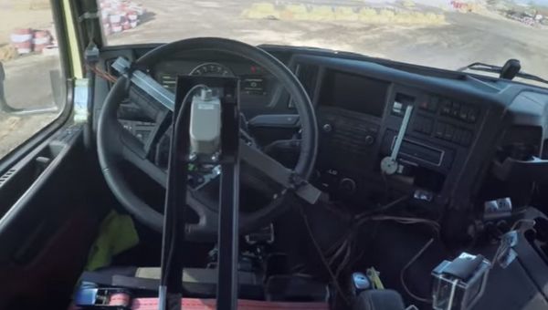Uzaktan Kumandalı Volvo